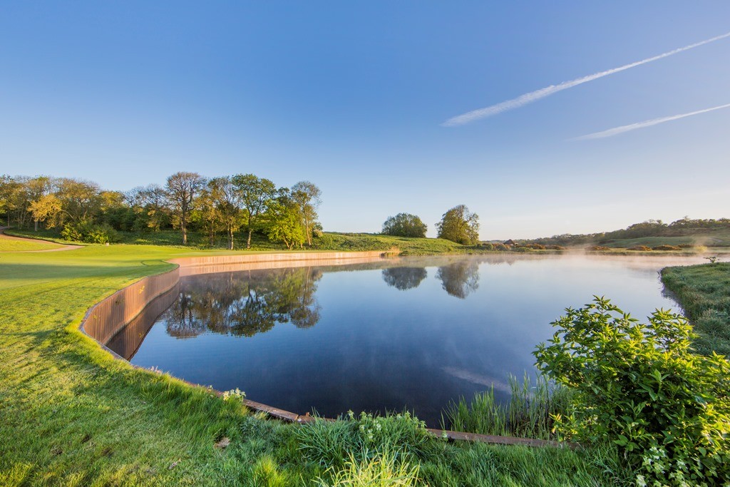 The 1st Hole of the International Course at the London Golf Club, Kent.jpg
