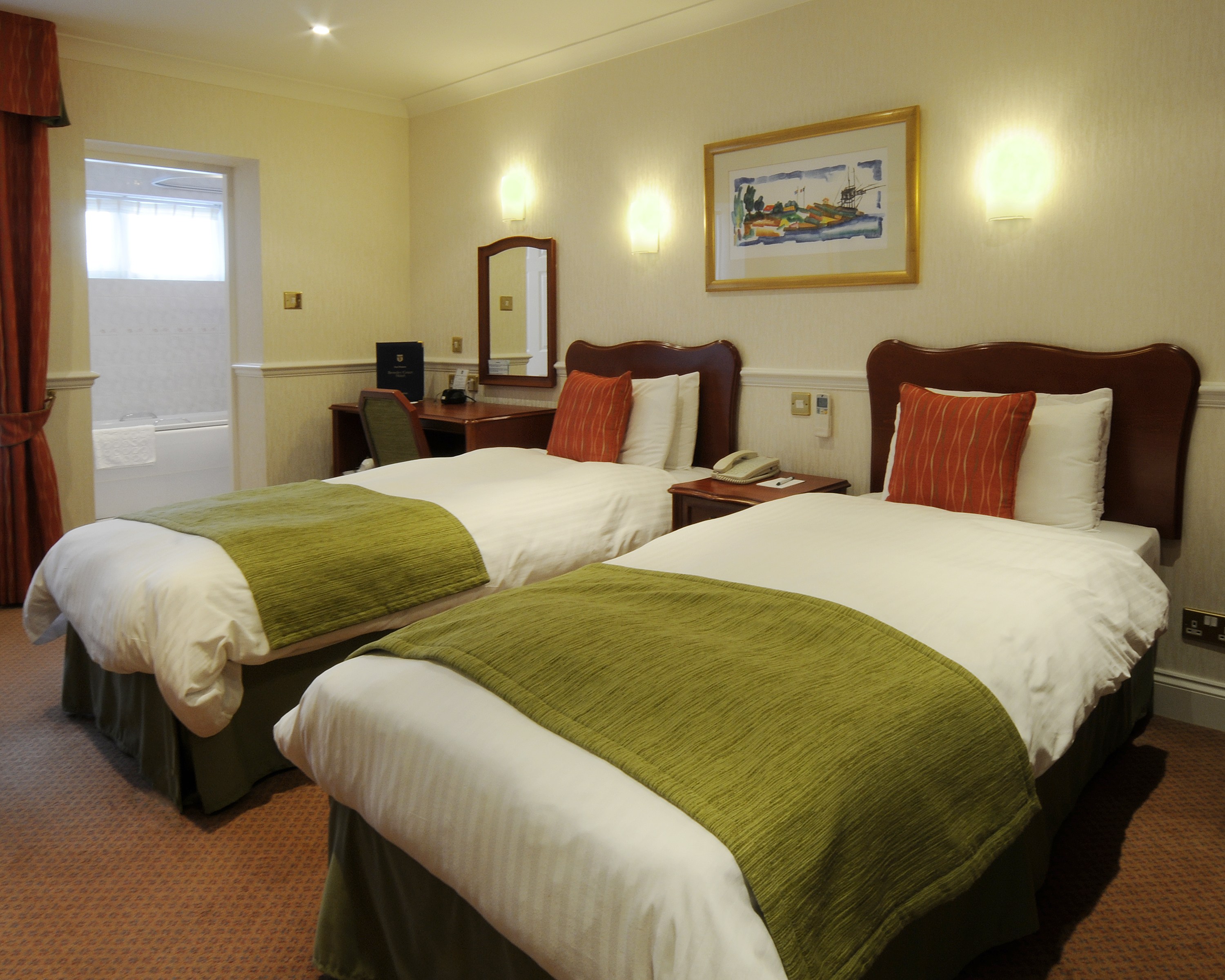 bromley-court-hotel-twin-room.jpg